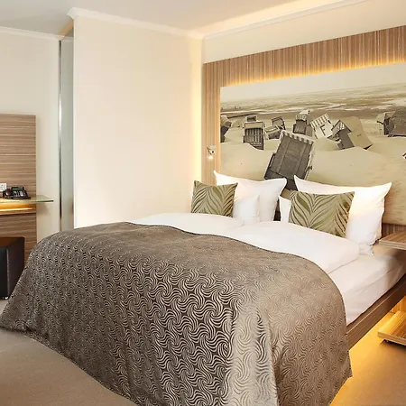מלון Strandhotel Duhnen 4*